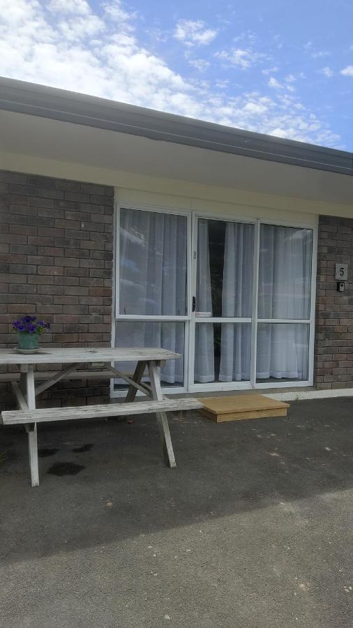 Beaches Motel Waihi Esterno foto
