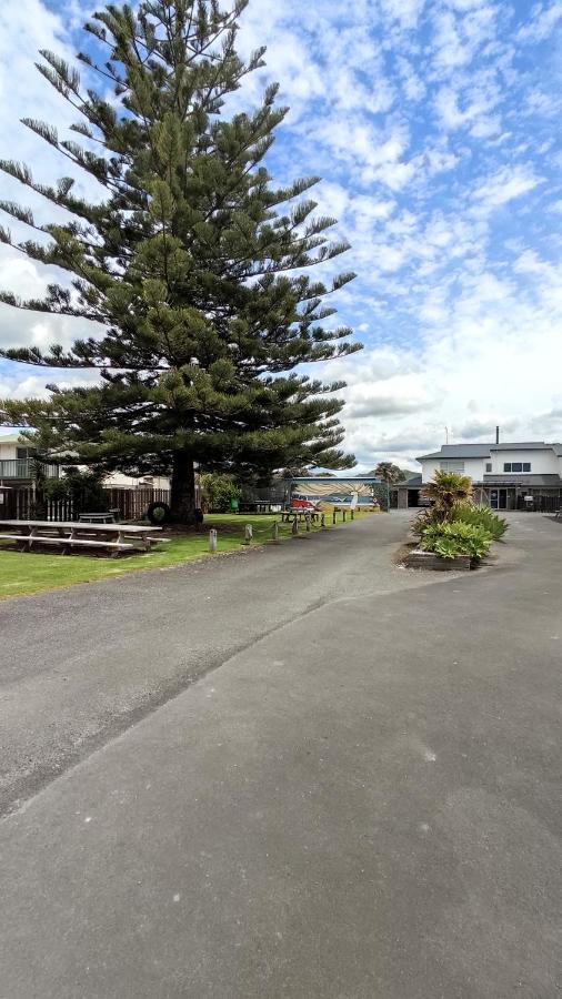 Beaches Motel Waihi Esterno foto