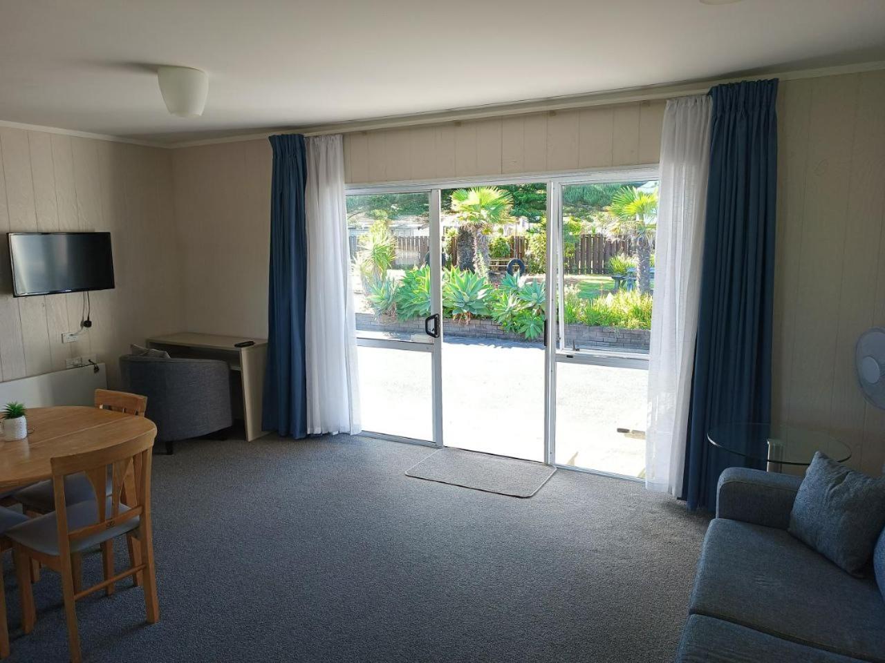 Beaches Motel Waihi Esterno foto