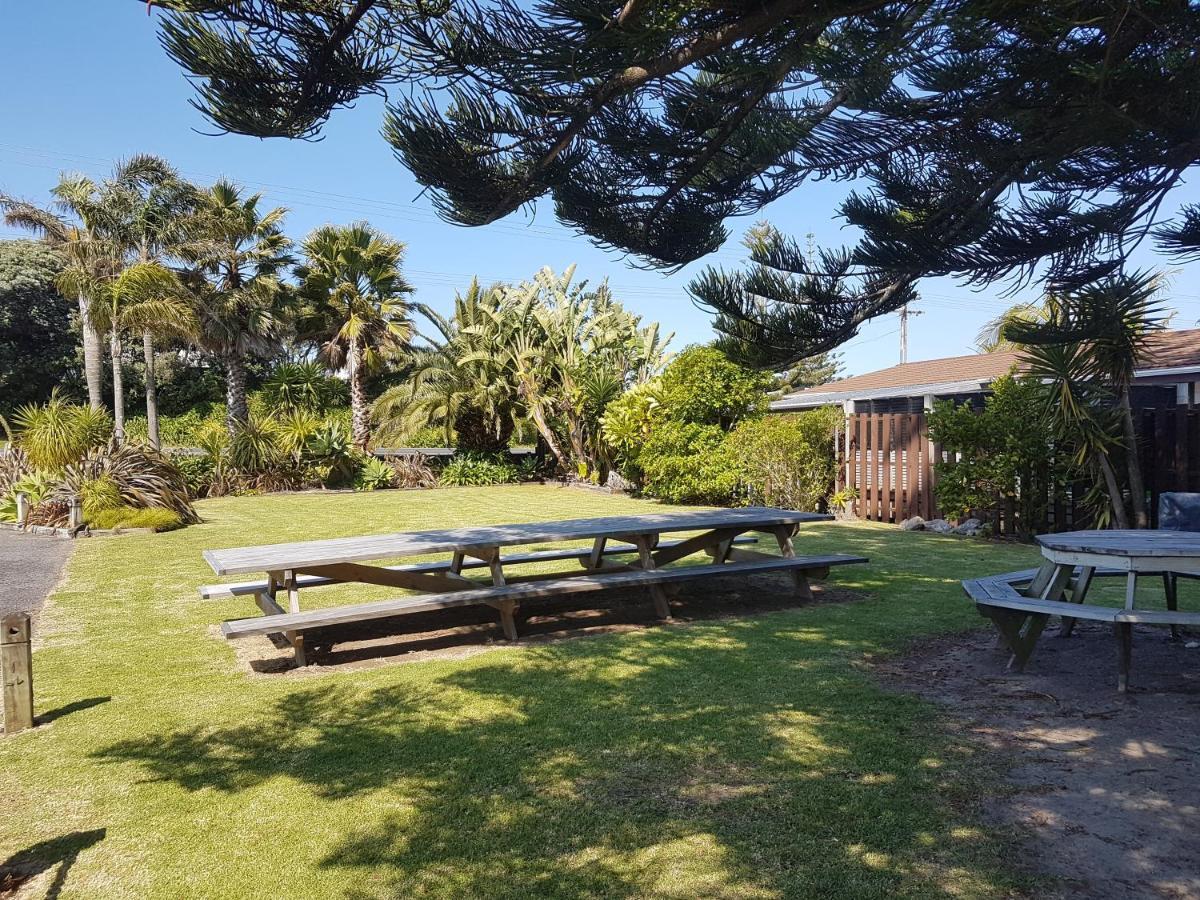 Beaches Motel Waihi Esterno foto